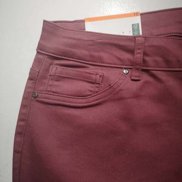 NWT Up Ladies Size 16 Dusty Rose Pull On Style 5 Pocket Crop Pants - Picture 7 of 14